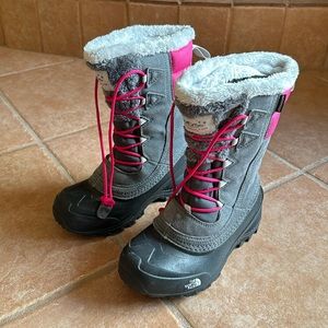 The North Face Girls Boots Gray and Pink Sz 2